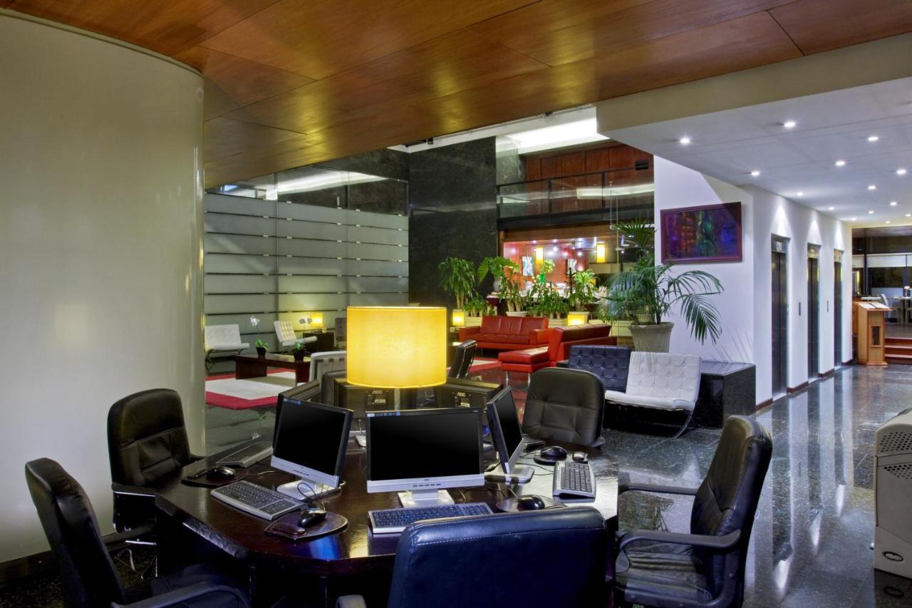 Four Points By Sheraton Montevideo Buitenkant foto